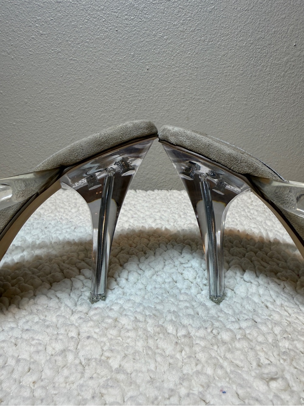 Steve Madden Clear Stiletto Thong Sandals. - Picture 10 of 11